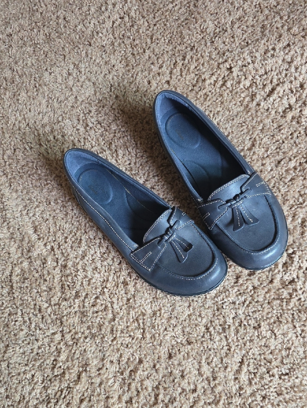 Clarks Women's Black Tassel Slip-On Loafers